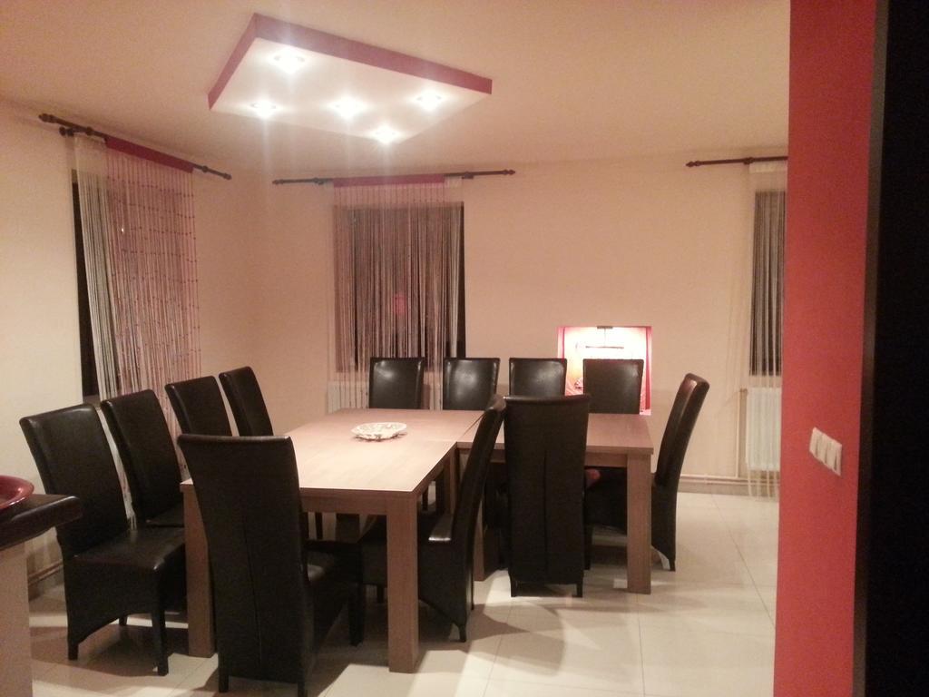 Casa De Vacanta Silvia Vărmaga Екстериор снимка