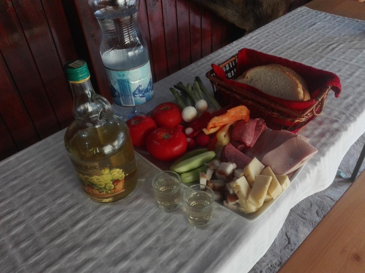 Casa De Vacanta Silvia Vărmaga Екстериор снимка